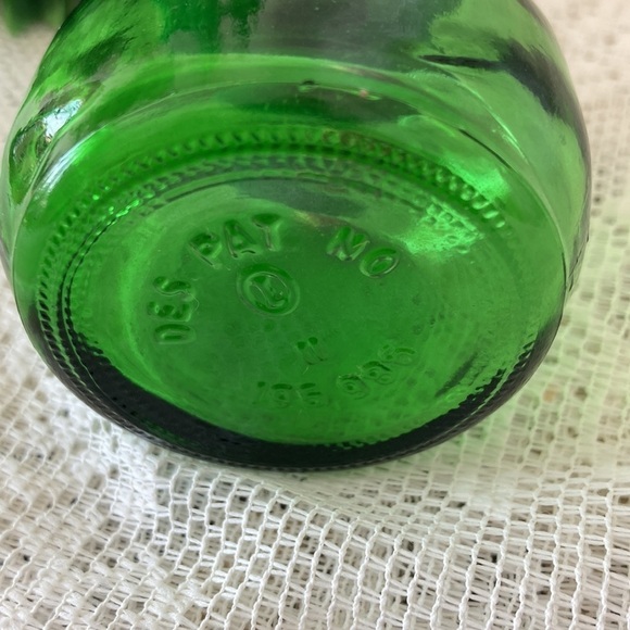 Vintage Empty Bottle of McCormick Spice Garlic Juice. Excellent condition, cool - Picture 3 of 3